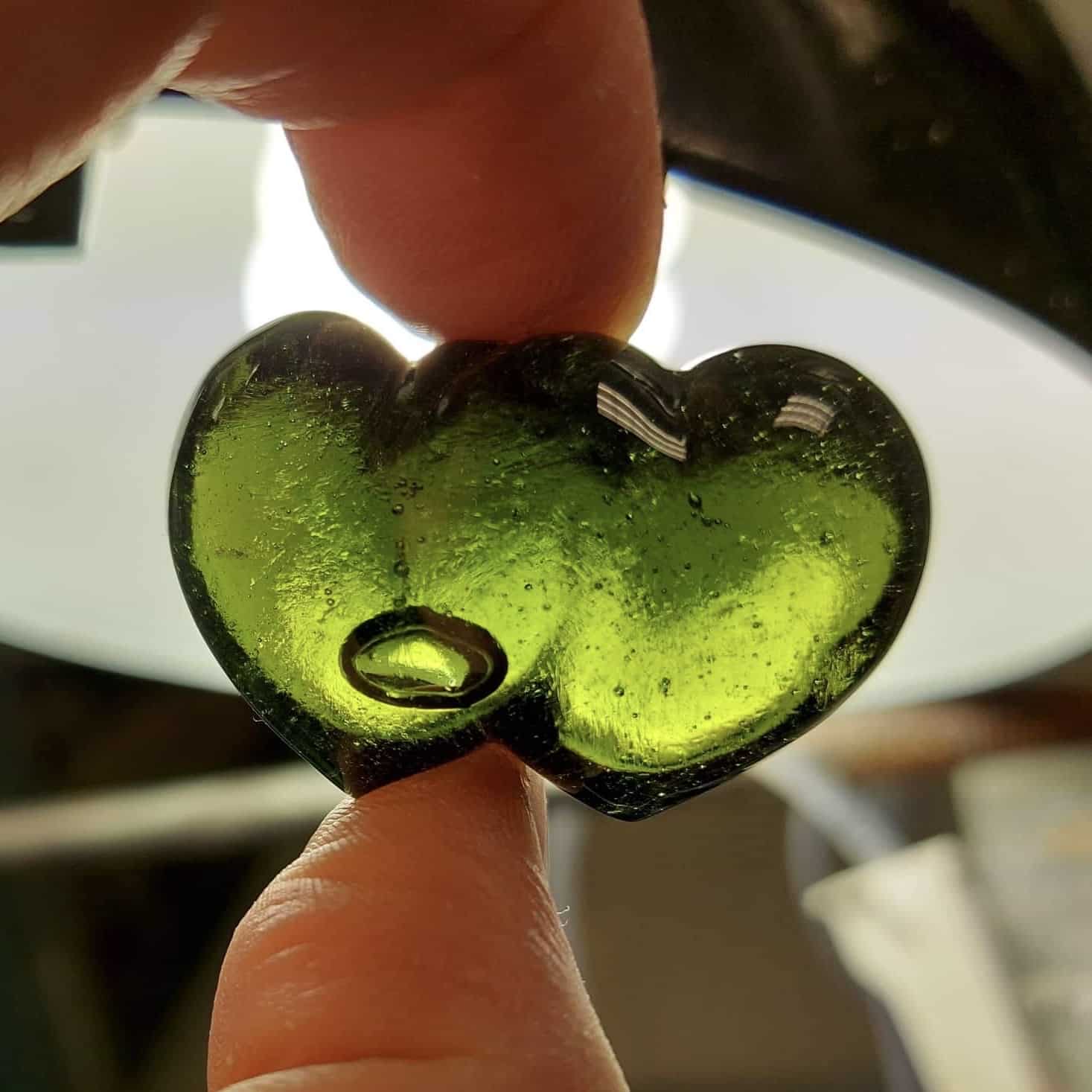 Moldavite carving (polished) 'Twin Hearts' w bubble (19gr) healing ...